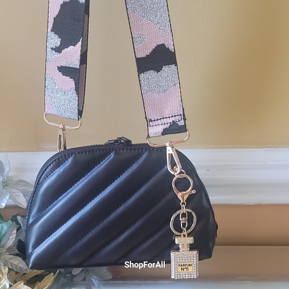 Yves Saint Laurent - Picture 7 of 13